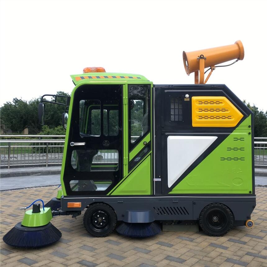 戰(zhàn)神四輪道路清掃車2300Z 龍巖工廠物業(yè)學(xué)校保潔掃地機